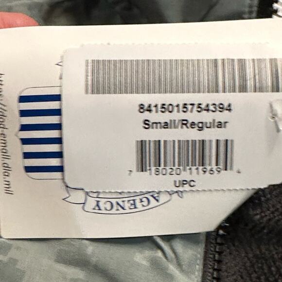 Army Adult Size Small Gray Digital Camo Reflective Full Zip Jacket NWT - Picture 4 of 7